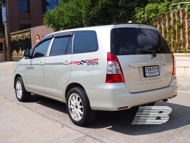 TOYOTA INNOVA 2.0 E INNOVA 2.0 E AT 2011 www rtosale